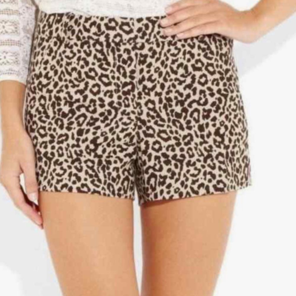 J.Crew Linen Leopard Shorts pockets & belt loops